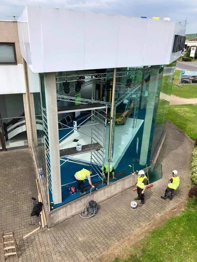 Chantier de remplacement de façade vitrée — réparation de vitrage au Luxembourg — Vitralux Bradtke